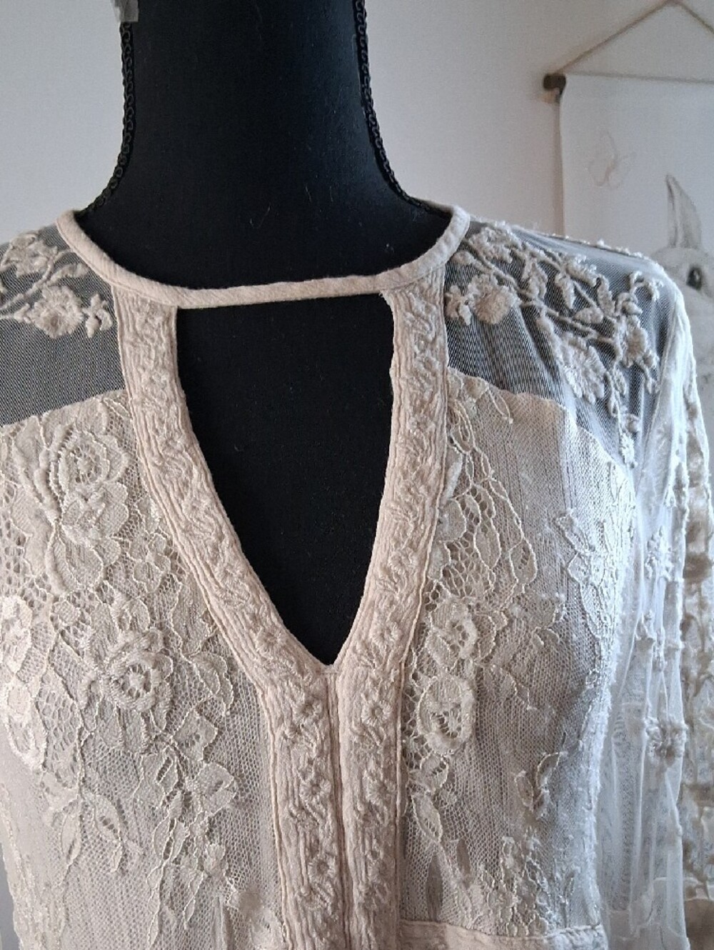 American Eagle Outfitters Cream Lace Peasant Tunic - Picture 5 of 9